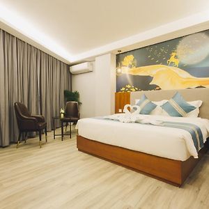 Deluxe Zimmer mit Kingsize-Bett